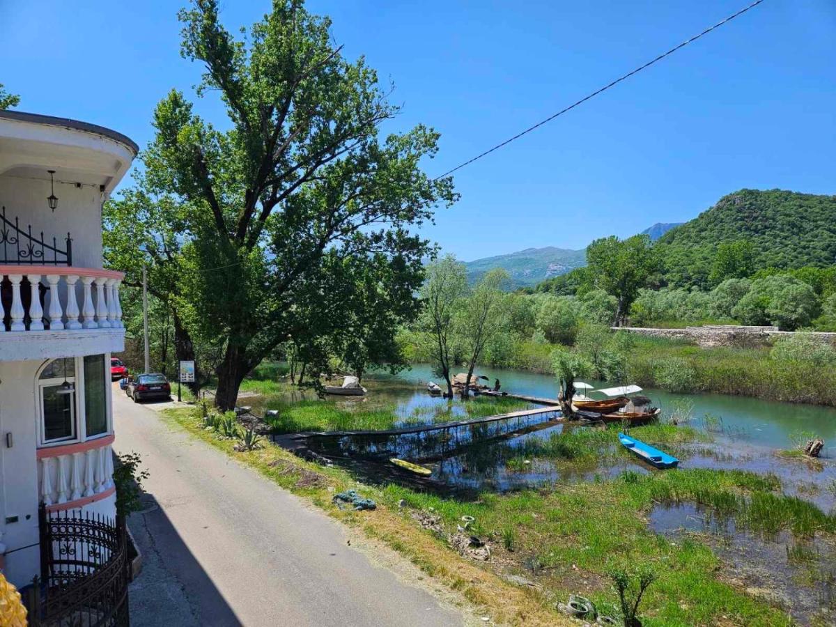 Apartments Flora And Boat Cruising Virpazar Eksteriør billede